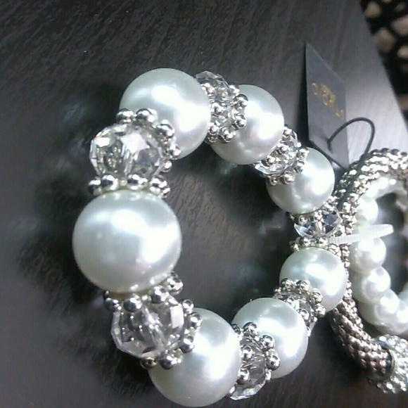 Beautiful Set Of Bracelets - Picture 3 of 6